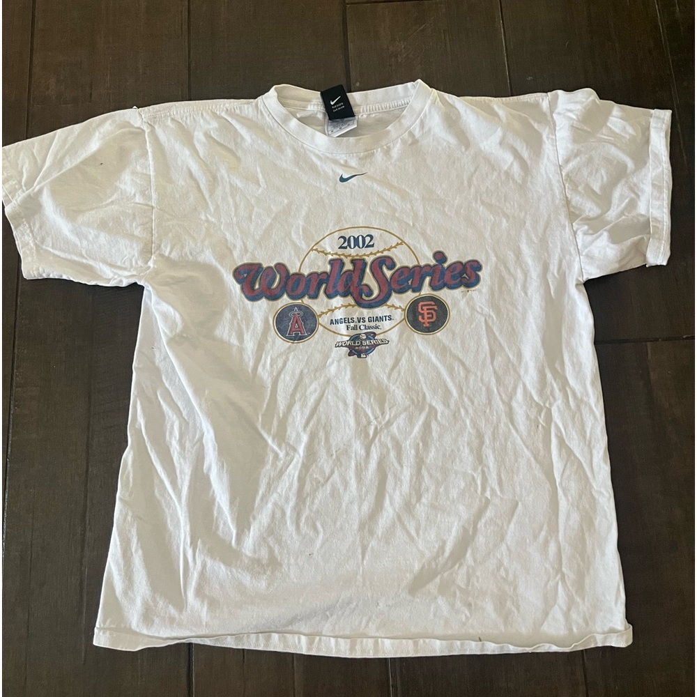 Vintage 2002 center swoosh Nike tee